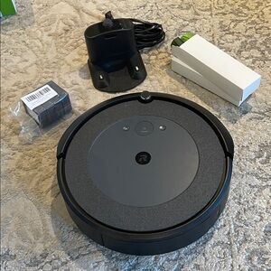 Roomba i4 robot vacuum